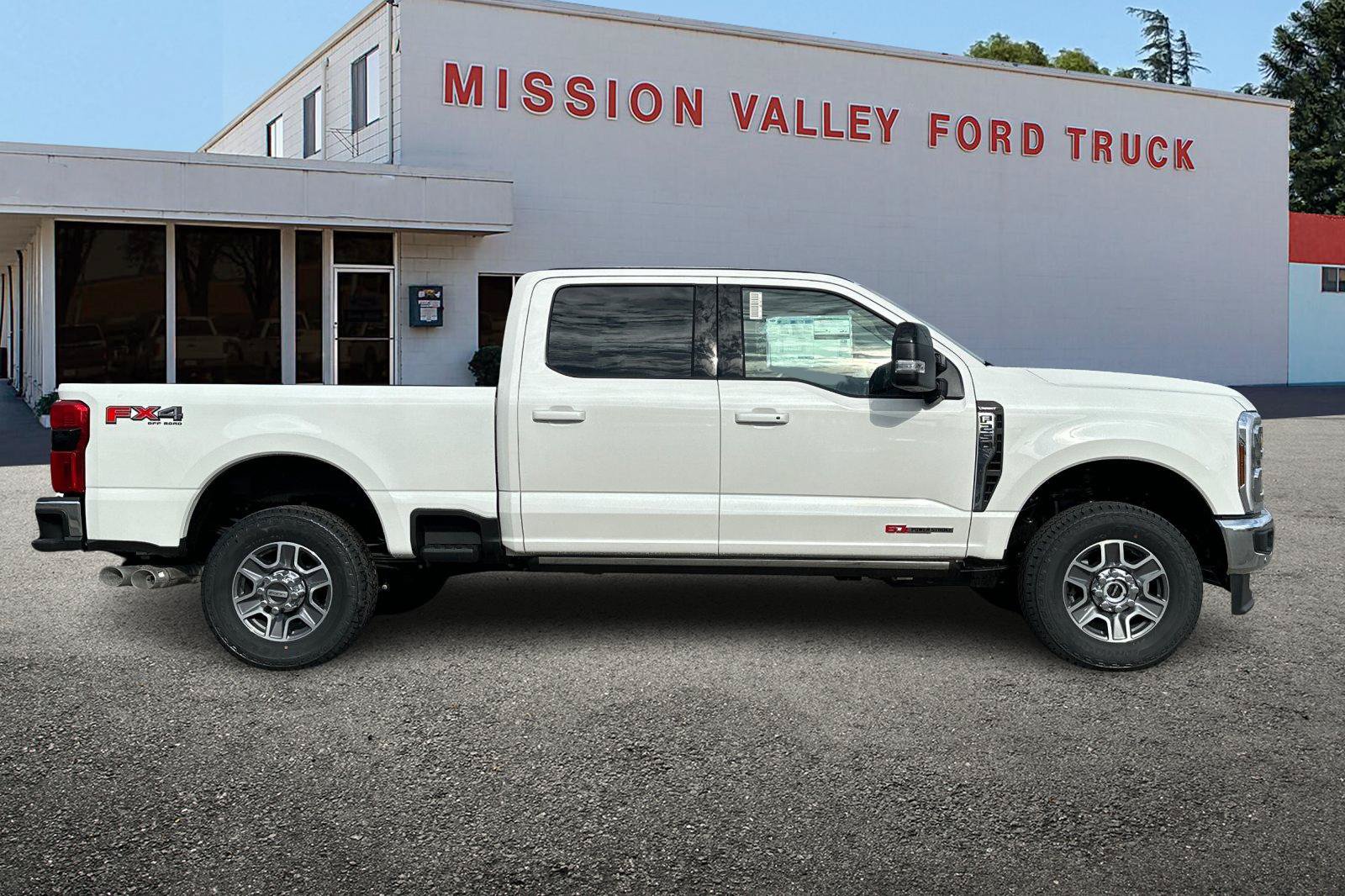New 2025 Ford F250 Lariat w/ Lariat Ultimate Package AWD/4WD image 3
