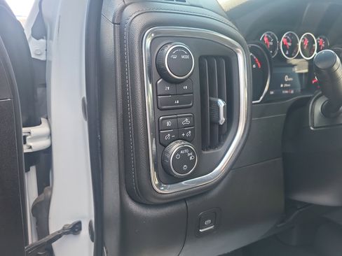 Certified 2022 Chevrolet Silverado 2500 LT w/ Convenience Package AWD/4WD image 13