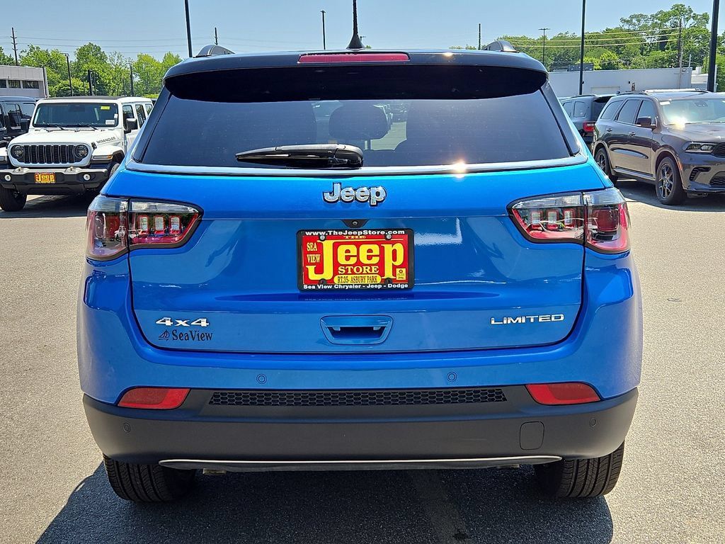 Certified 2024 Jeep Compass Limited AWD/4WD image 5