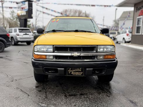 Used 2002 Chevrolet S10 Pickup LS w/ ZR5 Appearance Pkg image 3