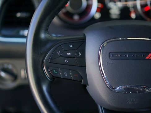 Used 2016 Dodge Challenger SXT image 21