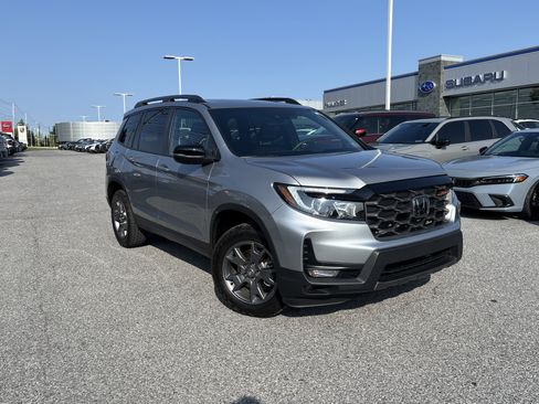Used 2025 Honda Passport TrailSport image 15