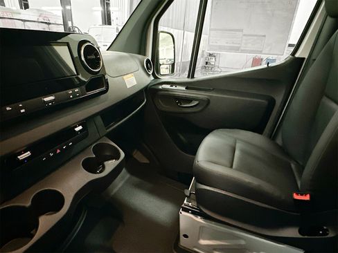 New 2025 Mercedes-Benz Sprinter 2500 image 23