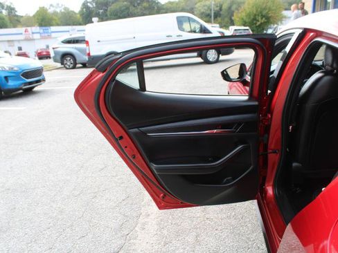 Used 2021 MAZDA MAZDA3 s image 19