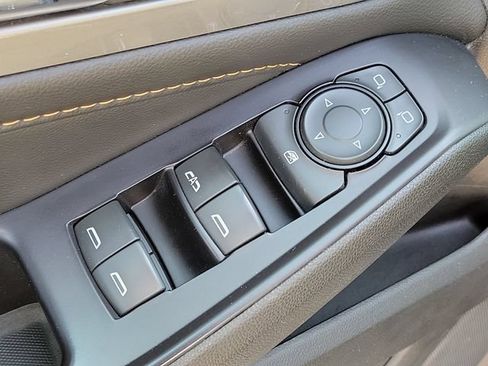 Used 2019 Chevrolet Traverse LT w/ LPO, Floor Liner Package AWD/4WD image 20