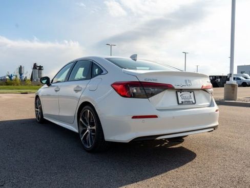 Used 2024 Honda Civic Touring image 5