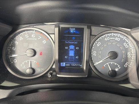 Used 2017 Toyota Tacoma TRD Off-Road AWD/4WD image 27