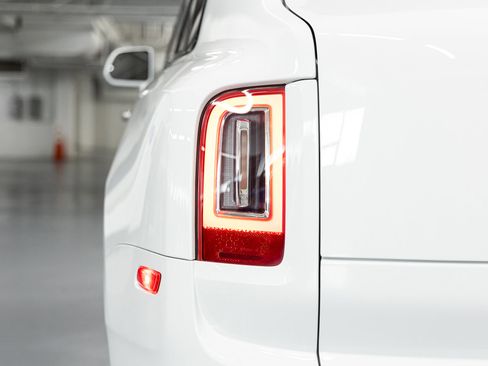 Certified 2023 Rolls-Royce Cullinan Black Badge w/ Driver's Package AWD/4WD image 23