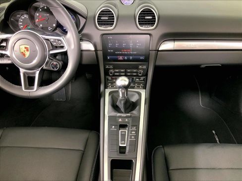 Used 2024 Porsche 718 Boxster RWD image 14