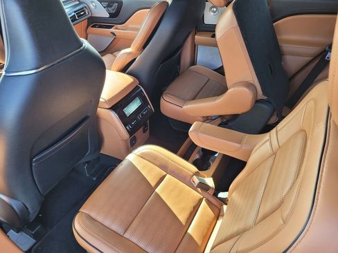 Used 2021 Lincoln Aviator Black Label Grand Touring w/ Class IV Trailer Tow Package AWD/4WD image 9