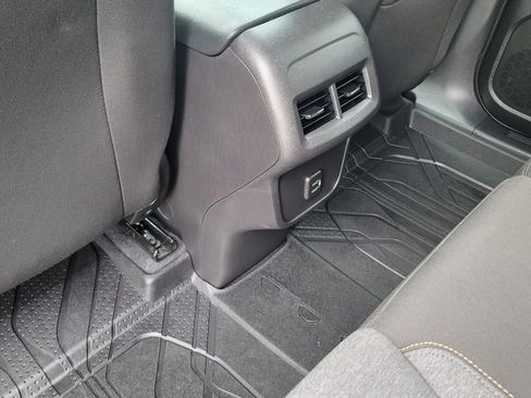 Used 2023 Chevrolet Equinox LT FWD image 26