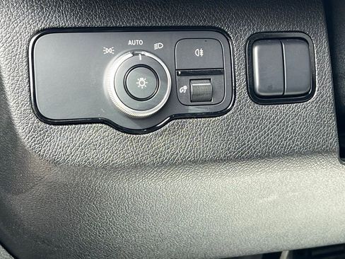 Used 2025 Mercedes-Benz Sprinter 2500 image 23