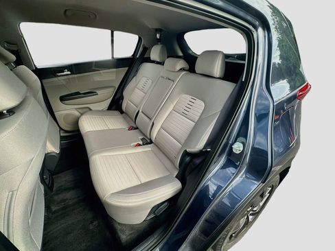 Certified 2022 Kia Sportage LX w/ LX FWD Value Edition Package image 23