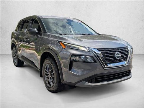 Used 2022 Nissan Rogue S FWD image 3