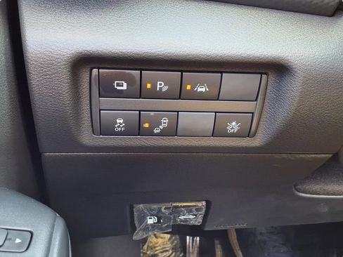 Used 2025 Nissan Kicks Play S FWD image 18