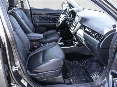 Used 2018 Mitsubishi Outlander GT image 25