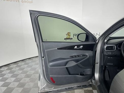 Used 2019 Kia Sorento EX image 33