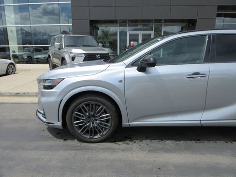 Used 2024 Lexus RX 500h F Sport w/ Convenience Package AWD/4WD image 2