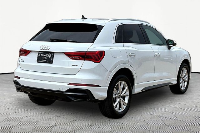 Used 2022 Audi Q3 2.0T Premium Plus w/ Premium Plus Package AWD/4WD image 2