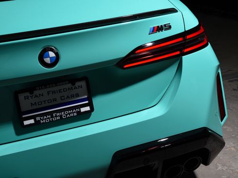 Used 2025 BMW M5 w/ Carbon Package image 9