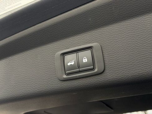 Used 2024 Mitsubishi Outlander SE image 36