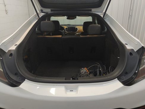 Used 2017 Chevrolet Volt Premier w/ Driver Confidence II Package FWD image 29
