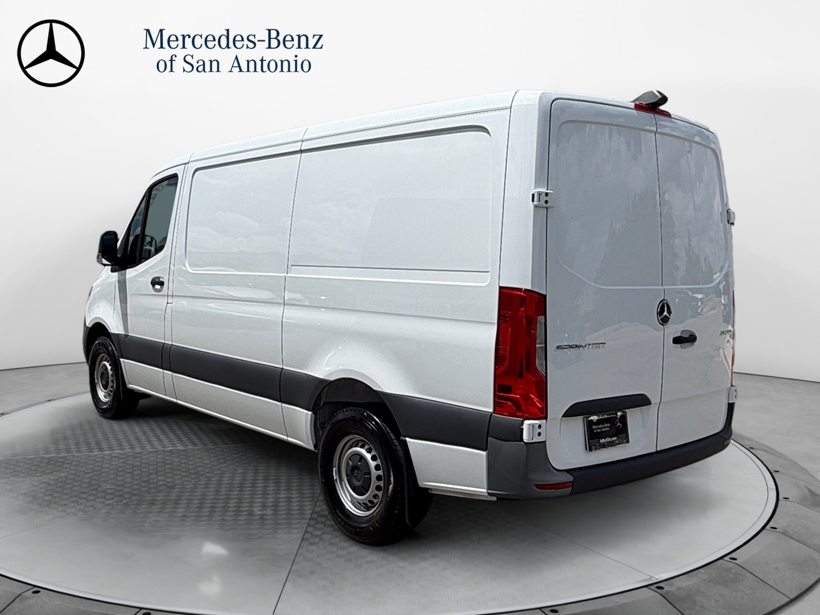 Used 2025 Mercedes-Benz Sprinter 2500 image 5