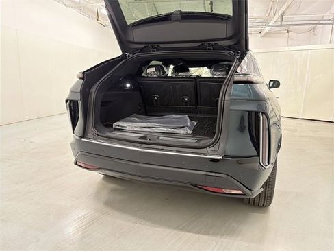 New 2026 Cadillac Lyriq Premium Luxury image 27