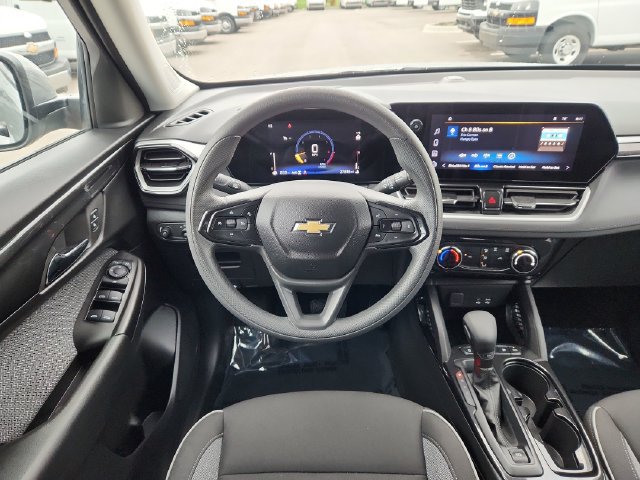 Used 2025 Chevrolet TrailBlazer LT AWD/4WD image 22