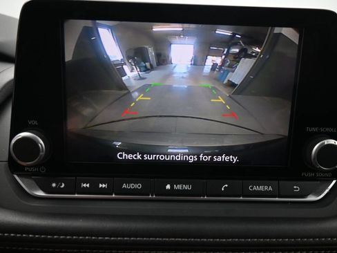 Used 2025 Nissan Rogue SV AWD/4WD image 15