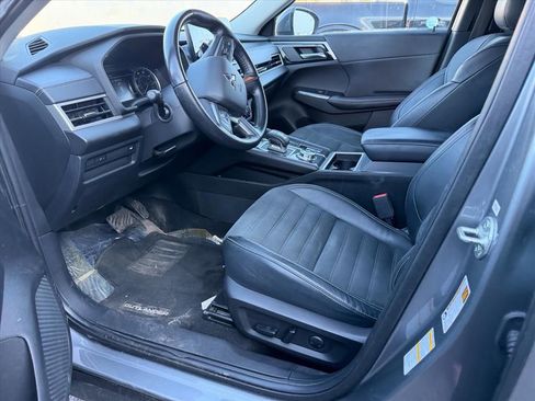 Used 2022 Mitsubishi Outlander SE image 6