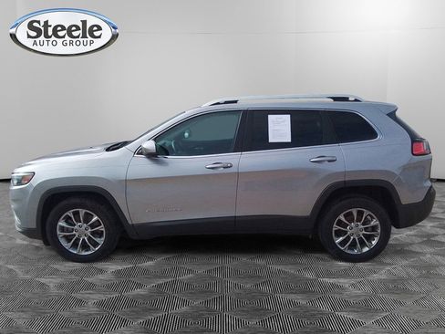 Used 2019 Jeep Cherokee Latitude Plus image 2