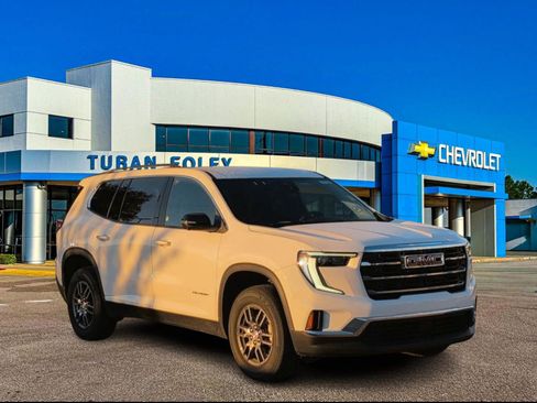 Used 2025 GMC Acadia Elevation image 7