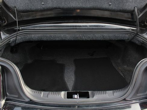 Used 2017 Ford Mustang Premium image 21