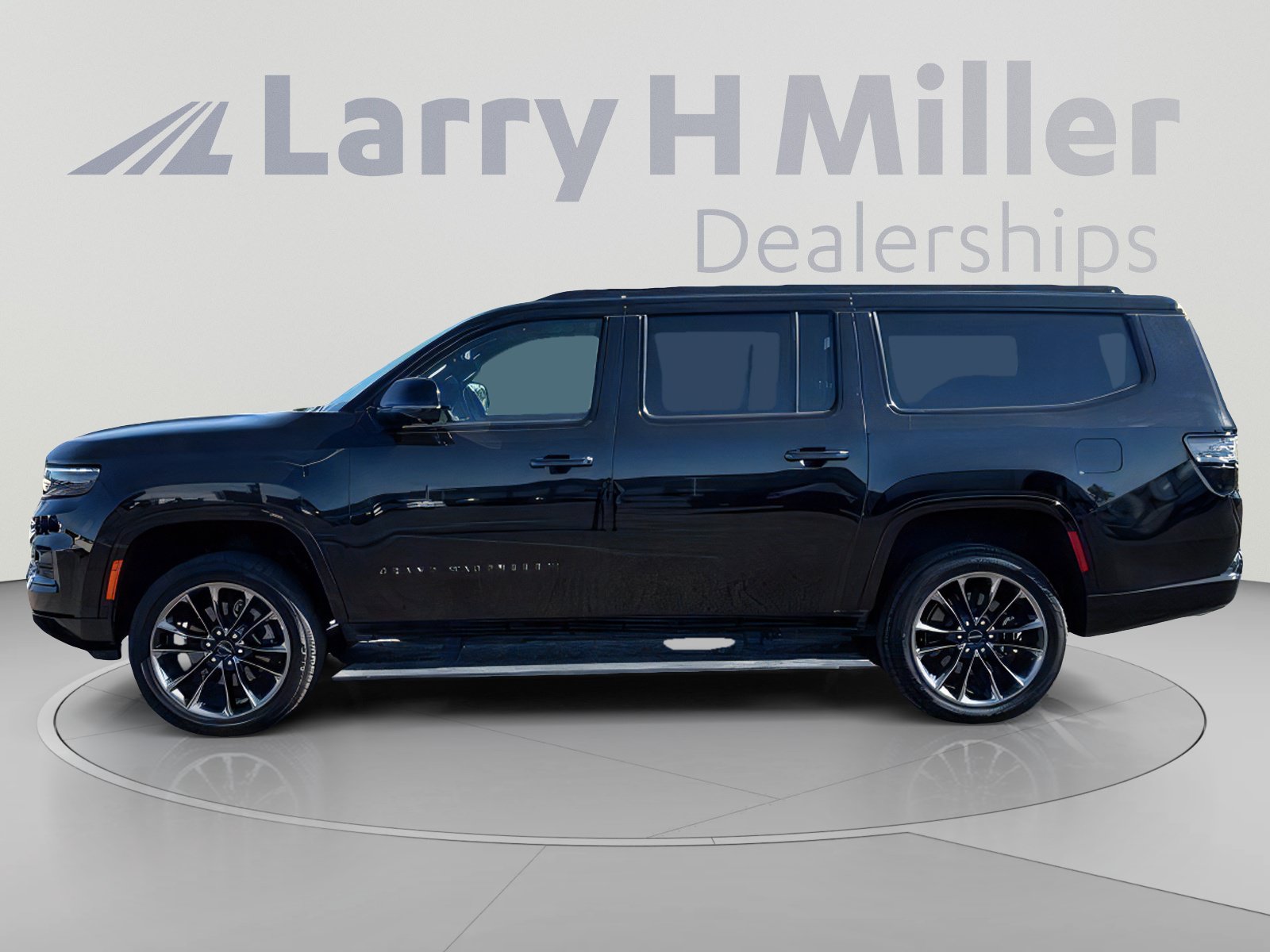 Used 2024 Jeep Grand Wagoneer L Series II w/ Quick Order Packagew 28T AWD/4WD image 3