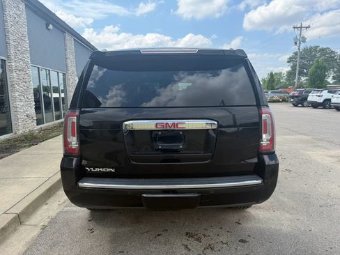 Used 2020 GMC Yukon Denali w/ Denali Premium Package AWD/4WD image 6