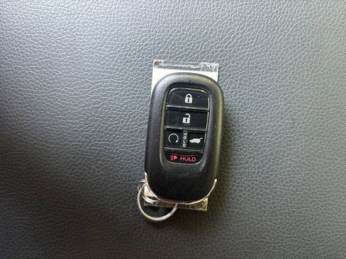Used 2025 Honda Pilot Black Edition image 26