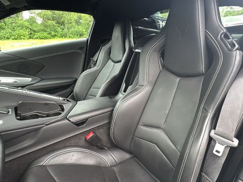 Certified 2022 Chevrolet Corvette Stingray Coupe w/ 1LT RWD image 8