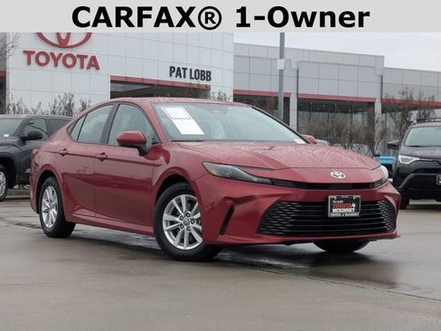 Used 2025 Toyota Camry LE image 2