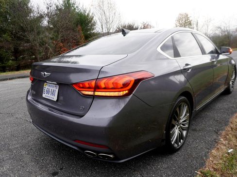 Used 2015 Hyundai Genesis 5.0 image 9