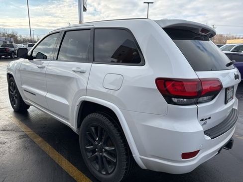 Used 2017 Jeep Grand Cherokee Altitude image 5