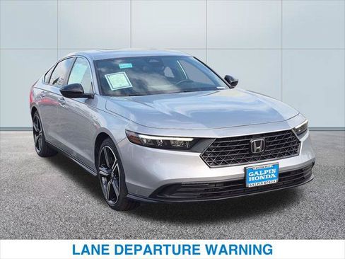 Used 2025 Honda Accord Sport image 4