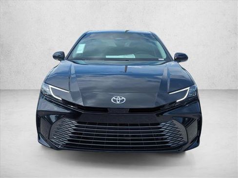 Used 2026 Toyota Camry XLE FWD image 2