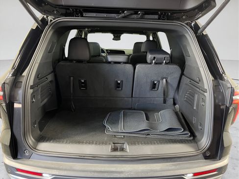 Used 2025 Chevrolet Traverse LT AWD/4WD image 21