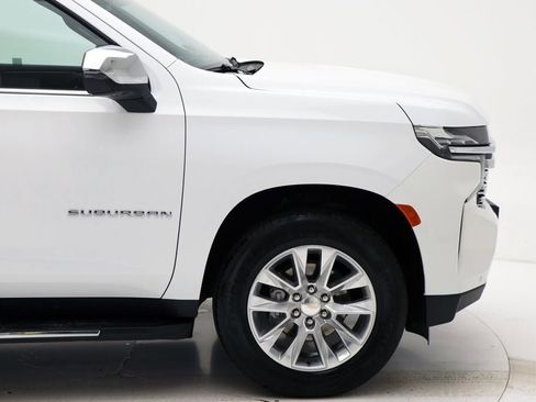 Used 2023 Chevrolet Suburban Premier image 4