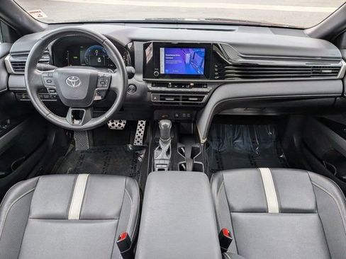 Used 2025 Toyota Camry SE FWD image 14
