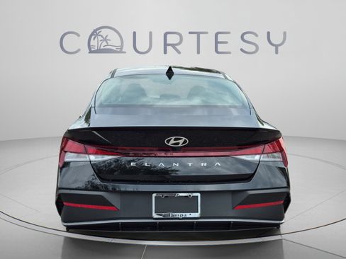 New 2026 Hyundai Elantra SEL Sport FWD image 4