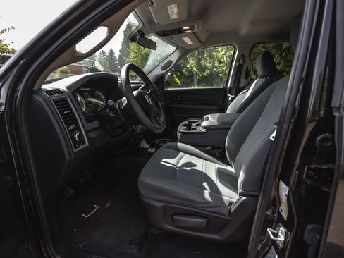 Used 2017 RAM 2500 Tradesman w/ Chrome Appearance Group AWD/4WD image 10