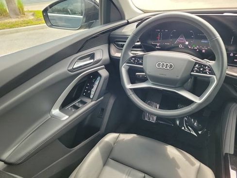 Certified 2025 Audi Q5 Premium w/ Convenience Package AWD/4WD image 13
