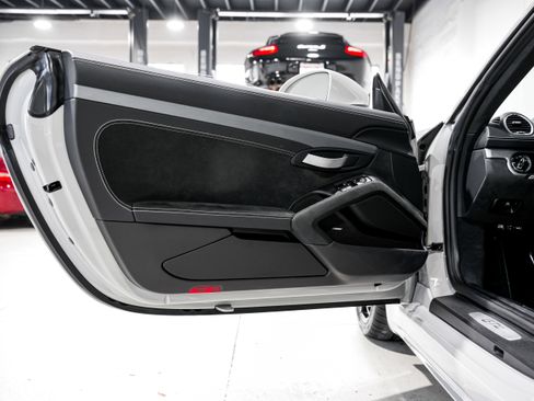 Used 2021 Porsche 718 Cayman GT4 image 21